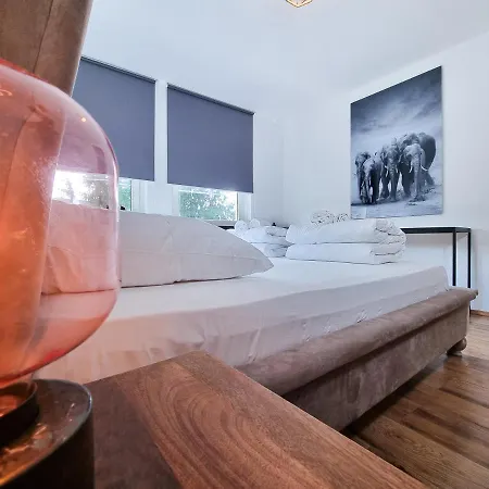 Alpha Apartments Essen Esterno foto
