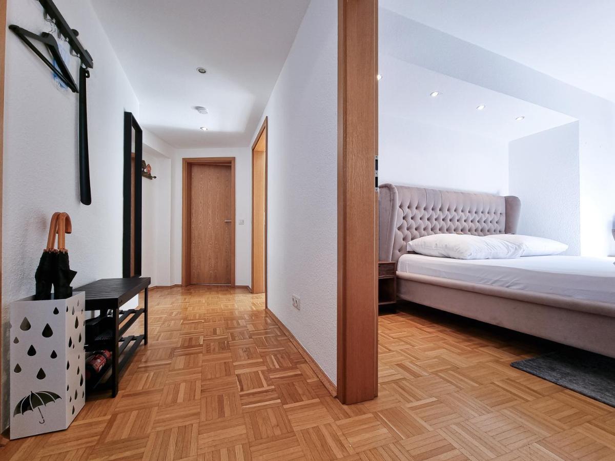 Alpha Apartment *